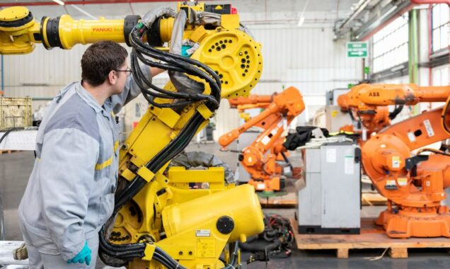 How retrofitting robots seems in Renault Group