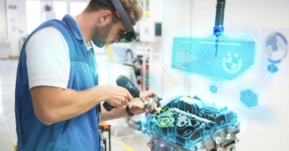 AR-based training at the BMW Group Production Academy: engine assembly / Photo: BMW