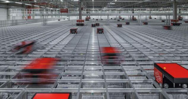 DHL supply chain its largest fully automated robotic fullfilment center in Germany for PEEK & CLOPPENBURG